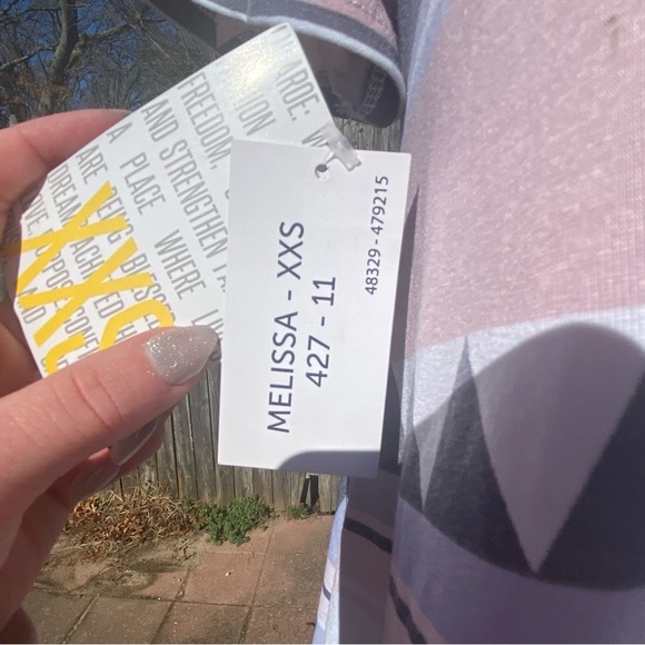 Shark bite  hem top NWT - Picture 2 of 2